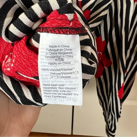 Madewell Black and Red Floral Wrap Blouse Top in Candied Orchids Size Small - Picture 12 of 12